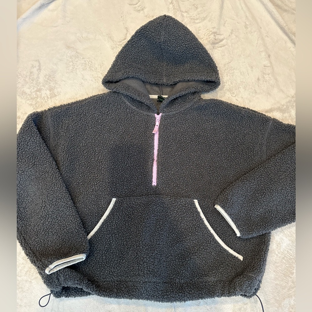 Women’s Gray Sherpa Cropped Quarterzip Sweatshirt